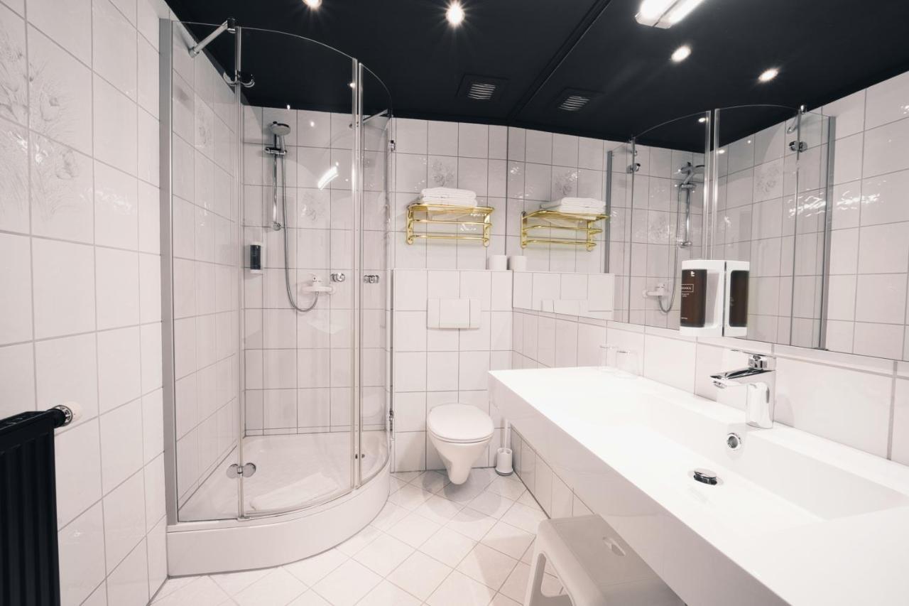 Das Kronberg Hotel - Adults Only - Inkl Soft- Und Heissgetraenkeflat โบเดนไมส์ ภายนอก รูปภาพ