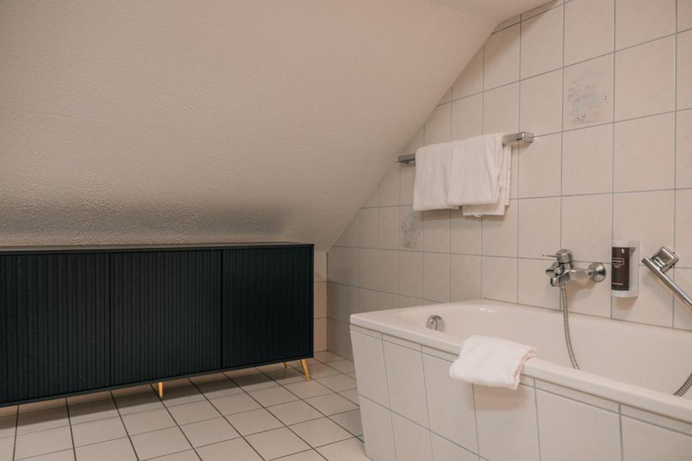 Das Kronberg Hotel - Adults Only - Inkl Soft- Und Heissgetraenkeflat โบเดนไมส์ ภายนอก รูปภาพ